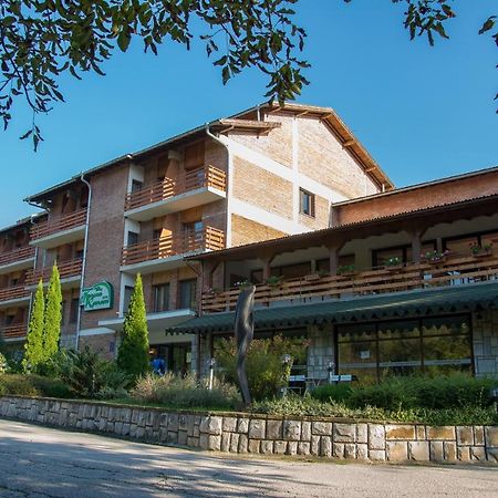 Готель Tourist Center Momina Krepost Велико-Тирново Екстер'єр фото