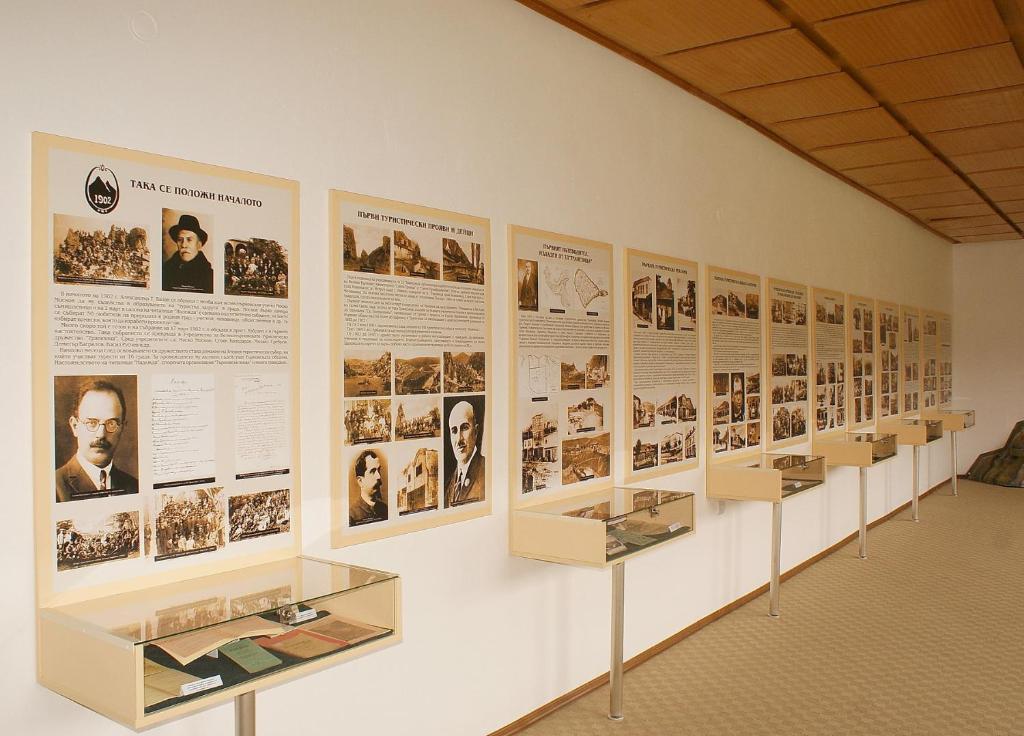 Готель Tourist Center Momina Krepost Велико-Тирново Екстер'єр фото