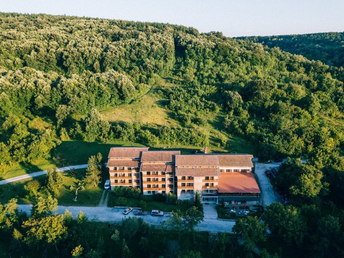 Готель Tourist Center Momina Krepost Велико-Тирново Екстер'єр фото